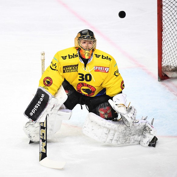 Bern&#039;s goalkeeper Leonardo Genoni during the second Playoff semifinal game of National League A (NLA) Swiss Championship between Switzerland&#039;s HC Lugano and SC Bern, at the ice stadium Reseg ...