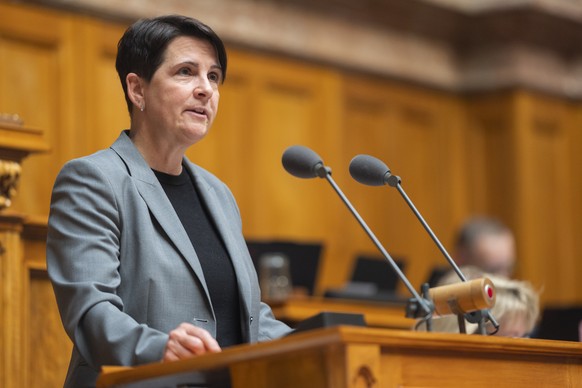 Yvonne Buergin, Mitte-ZH, spricht an der Sommersession der Eidgenoessischen Raete, am Donnerstag, 5. Juni 2025 im Nationalrat in Bern. (KEYSTONE/Til Buergy)