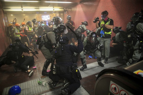 In Hongkong wird brutal gegen die Demonstranten vorgegangen.