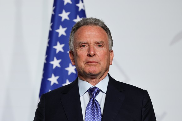 epa12632179 US Special Envoy Steve Witkoff addresses a press conference upon the signing of the declaration on deploying post-ceasefire force in Ukraine during the Coalition of the Willing summit on s ...