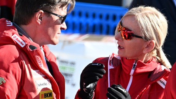 ABD0079_20230218 - MERIBEL - FRANKREICH: (v.l.) Der Pr