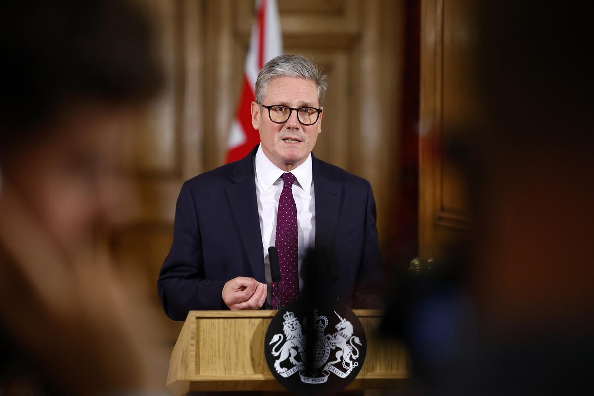 Britain's Prime Minister Keir Starmer makes a statement on the evolving situation in the Middle East, inside 10 Downing Street in London, Tuesday, Oct. 1, 2024. (Benjamin Cremel/Pool Photo via AP ...