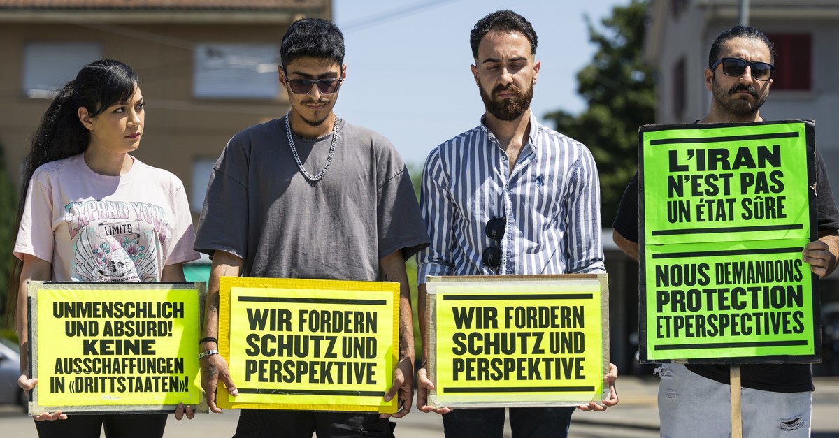 schweiz-setzt-r-ckf-hrungen-in-den-iran-vorl-ufig-aus-wegen-protesten
