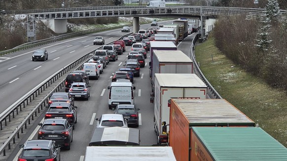 Stau Unfall A1 Brüttisellen 27.3.26