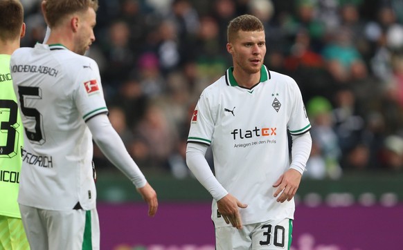 Germany, Moenchengladbach, 02.12.2023, Borussia Park, Borussia Moenchengladbach vs TSG 1899 Hoffenheim - 1. Bundesliga, Nico Elvedi Borussia Moenchengladbach looks on Moenchengladbach Borussia Park No ...