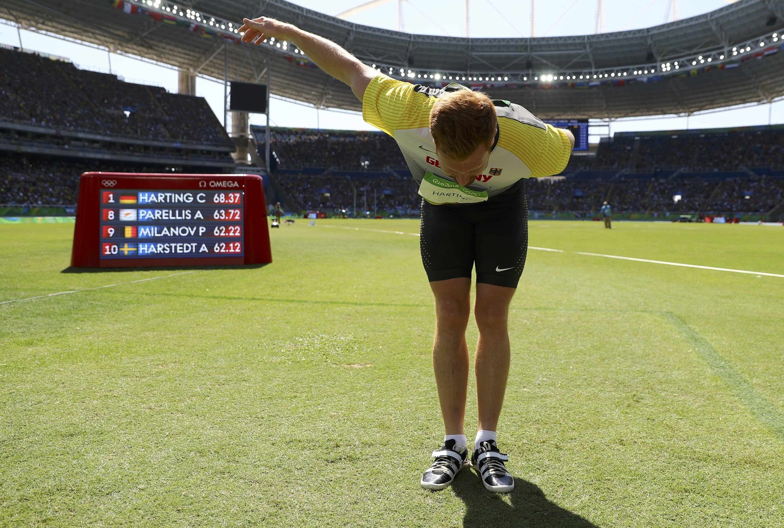 2016 Rio Olympics - Athletics - Final - Men&#039;s Discus Throw Final - Olympic Stadium - Rio de Janeiro, Brazil - 13/08/2016. Christoph Harting (GER) of Germany celebrates after winning the gold. REU ...