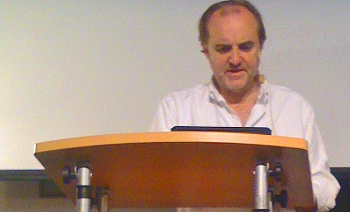 Psychoanalytiker Peter Schneider 2010 bei einem Vortrag.