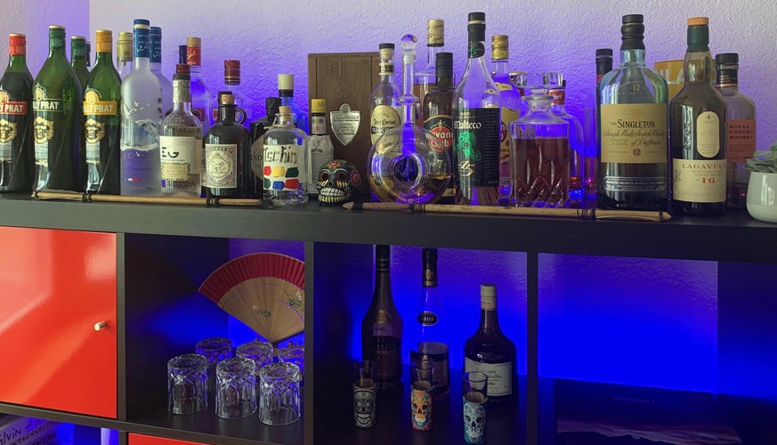 adrian bürgler hausbar drinks alkohol trinken watson