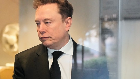 Elon Musk arrives at the U.S. District Court in Oakland, Calif., Tuesday, April 28, 2026. (AP Photo/Godofredo A. Vásquez)
Elon Musk