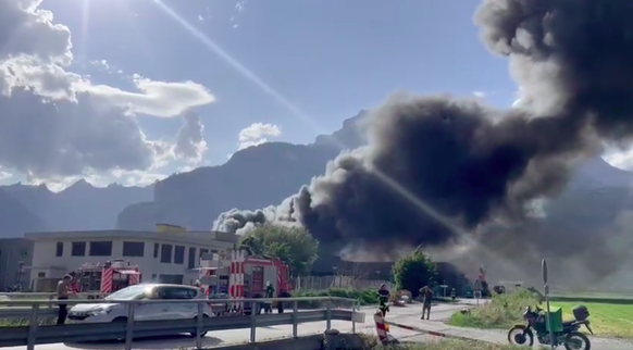 Rauch nach Brand in Vétroz (VS)
