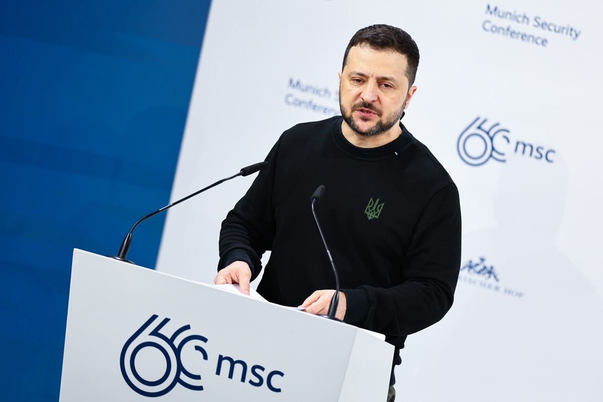 epa11160043 Ukrainian President Volodymyr Zelensky delivers a speech at the 'Bayerischer Hof' hotel, the venue of the 60th Munich Security Conference (MSC), in Munich, Germany, 17 February 2 ...