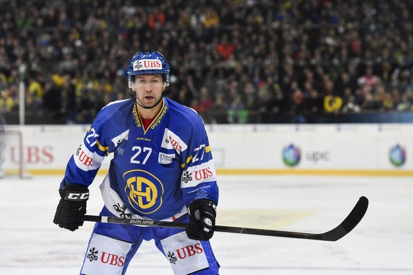 Davos&#039; Per Ledin is pictured during the game between HC Davos and Team Canada, at the 90th Spengler Cup ice hockey tournament in Davos, Switzerland, Tuesday, December 27, 2016. (KEYSTONE/Gian Ehr ...