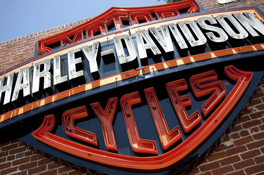 FILE - This Monday, July 16, 2012, file photo, shows a sign for Harley-Davidson Motorcycles at the Harley-Davidson store in Glendale, Calif. Harley-Davidson Inc. reports financial results Tuesday, Apr ...