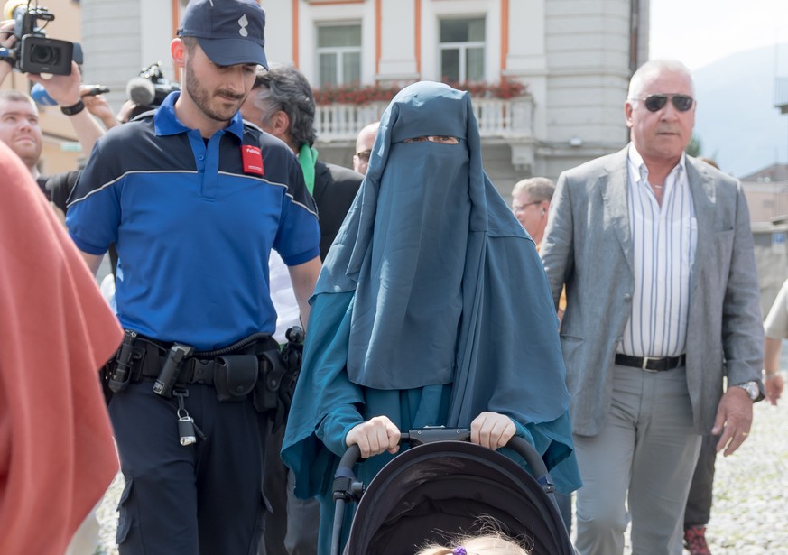 Burkaverbot: Rate mal, wie viele Bussen die Tessiner Polizei bis jetzt verteilt hat!