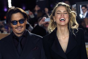 Depp (51) und Heard (28) haben gut lachen.