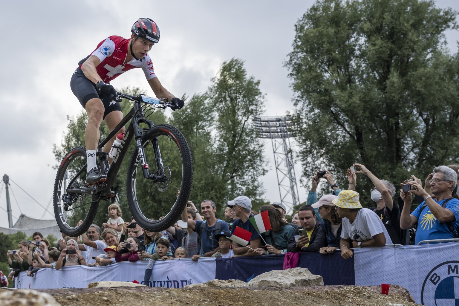 Switzerland&#039;s Filippo Colombo competes during the Mountainbike Men&#039;s Cross Country Competition of the 2022 European Championships Munich, in Munich, Germany, on Friday, August 19, 2022. (KEY ...