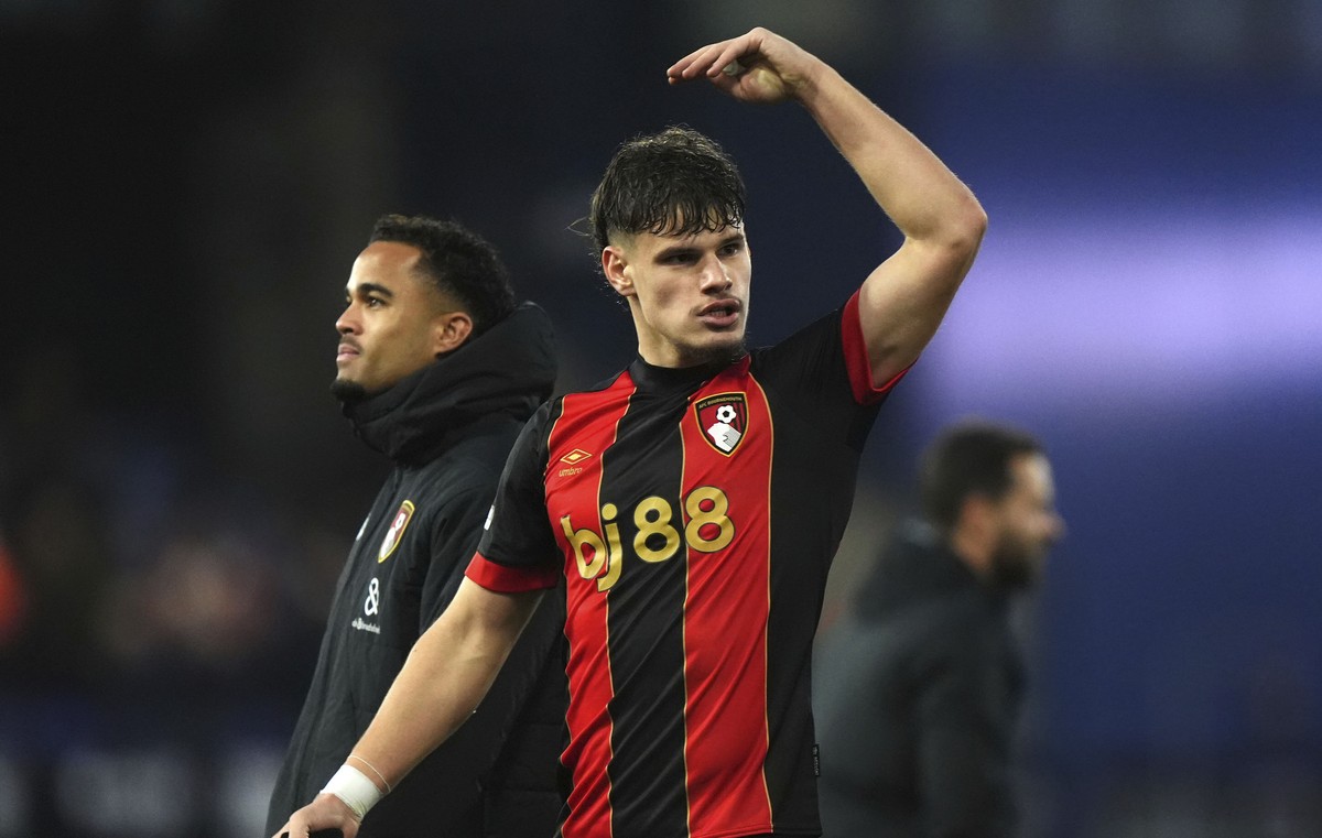 Bournemouth's Milos Kerkez reacts following the English Premier League soccer match between Ipswich Town and Bournemouth, at Portman Road, in Ipswich, England, Sunday, Dec. 8, 2024. (Bradley Coll ...