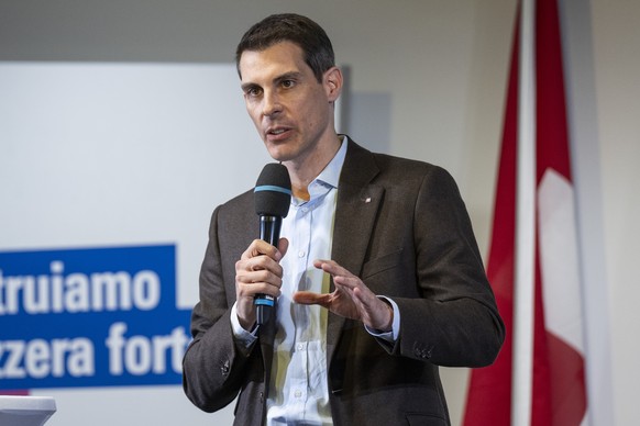 Parteipraesident Thierry Burkart, FDP-AG, spricht an der Delegiertenversammlung der FDP, am Samstag, 18. Oktober 2025, in Bern. (KEYSTONE/Peter Schneider)