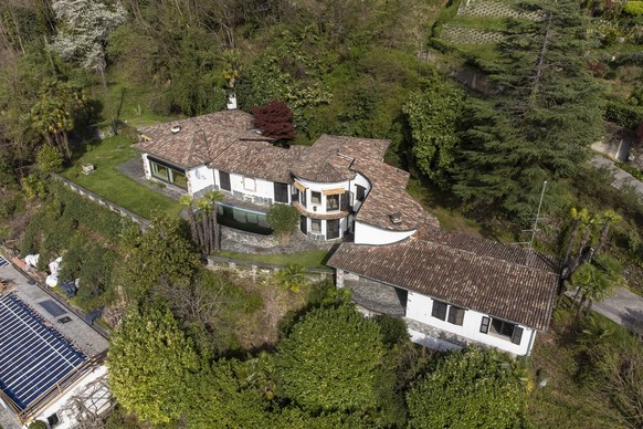 Die Villa des ehemaligen Vorsitzenden der Geschaeftsleitung der Raiffeisen Bank, Pierin Vincenz, in Morcote, Tessin, am Montag, 8. April 2024. Die Villa des Bankers wird am 11. April 2024 in Mendrisio ...