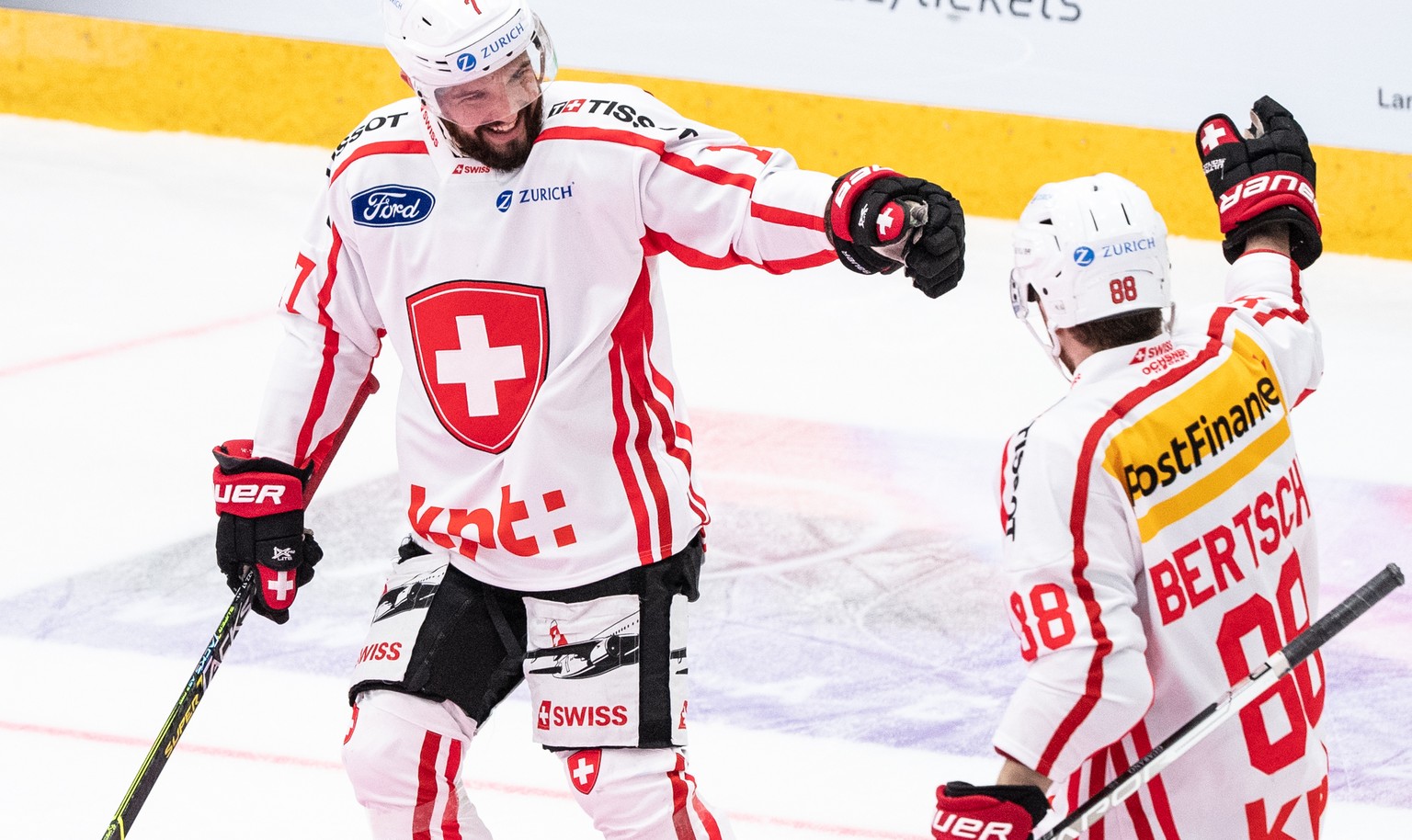 21.04.2022, Bayern, Rosenheim: Eishockey: L