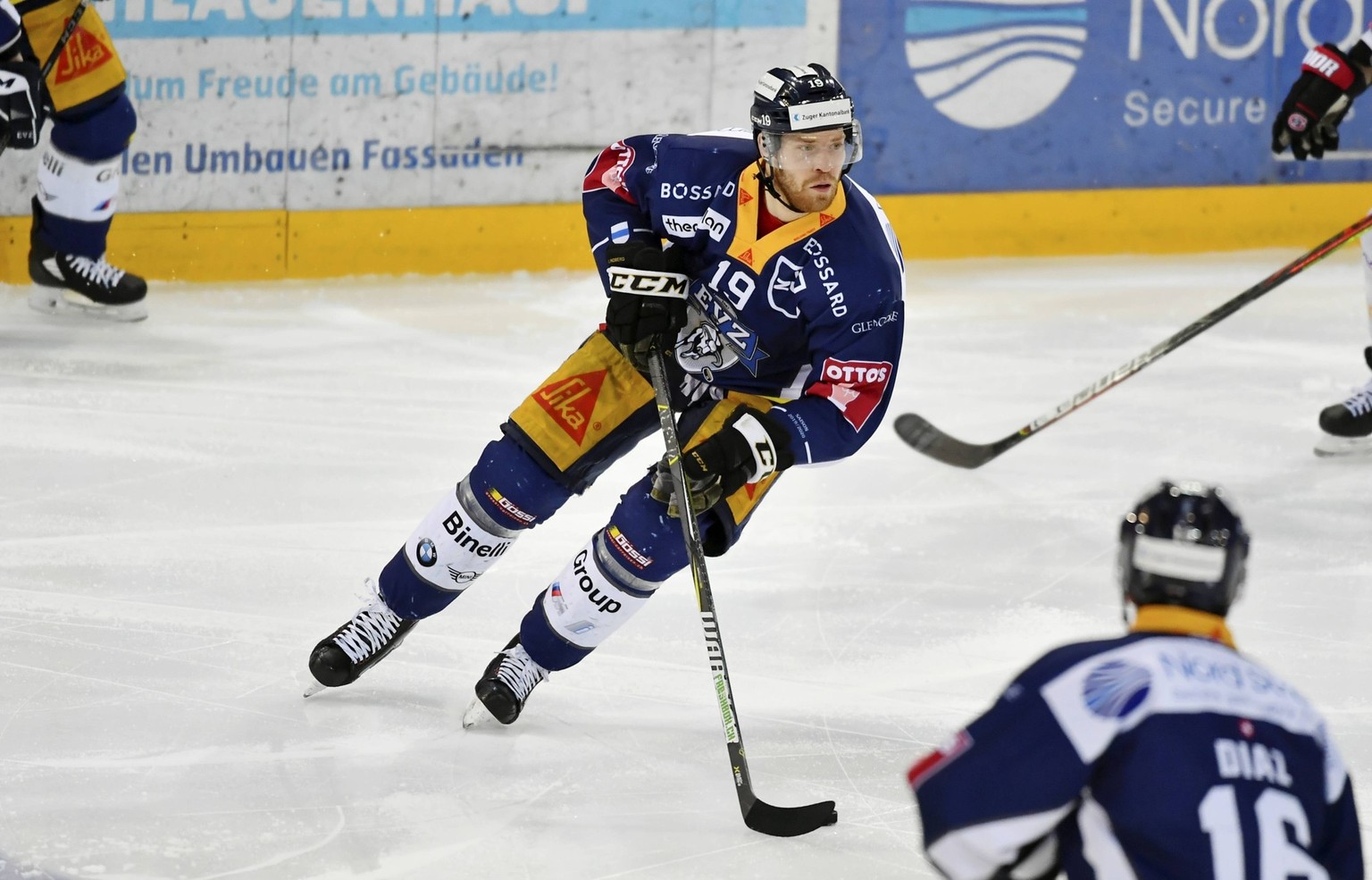 15.02.2020 Zug.Schweiz, Eishockey Herren Saison 2019/2020 EV Zug - HC Fribourg-Gotteron. Im Bild : Oscar Lindberg EV Zug Aktion Einzelbild *** 15 02 2020 Zug Switzerland, Ice Hockey Men Season 2019 20 ...