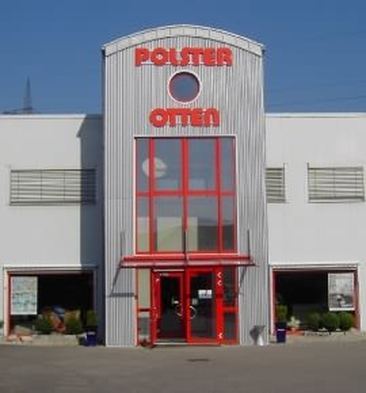 Hab einen Trick angewandt, damit ihr mich beachten müsst. Gruss, PICDUMP
oh und polster otten.. hihi..