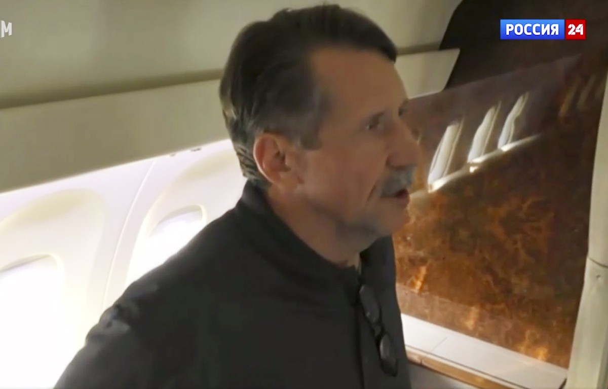 Viktoir Bout à bord de l'avion qui l'a ramené en Russie.