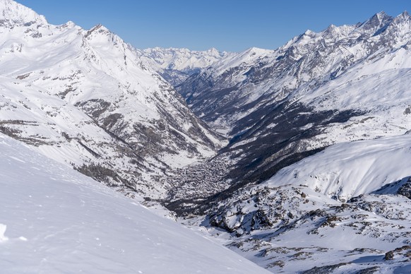 Zermatt and its surrounding mountains, pictured from the mountain railway station Trockener Steg, Canton of Valais, Switzerland, on February 13, 2019. (KEYSTONE/Christian Beutler)
