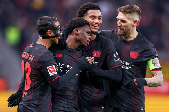 14.02.2026, Fu�ball, Bayer 04 Leverkusen - FC St. Pauli, 1. Fu�ball Bundesliga, 22. Spieltag, BayArena, Saison 2025 2026: Torjubel nach dem Tor zum 4:0 durch Torsch�tze Ernest Poku Bayer04 Leverkusen  ...