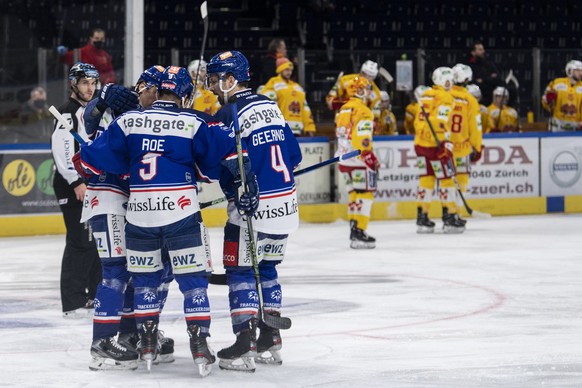 Die Zuercher jubeln zum 1:0 Tor im Eishockeyspiel der National League zwischen den ZSC Lions und dem EHC Biel am Freitag, 8. Januar 2021, im Zuercher Hallenstadion. (KEYSTONE/Ennio Leanza)