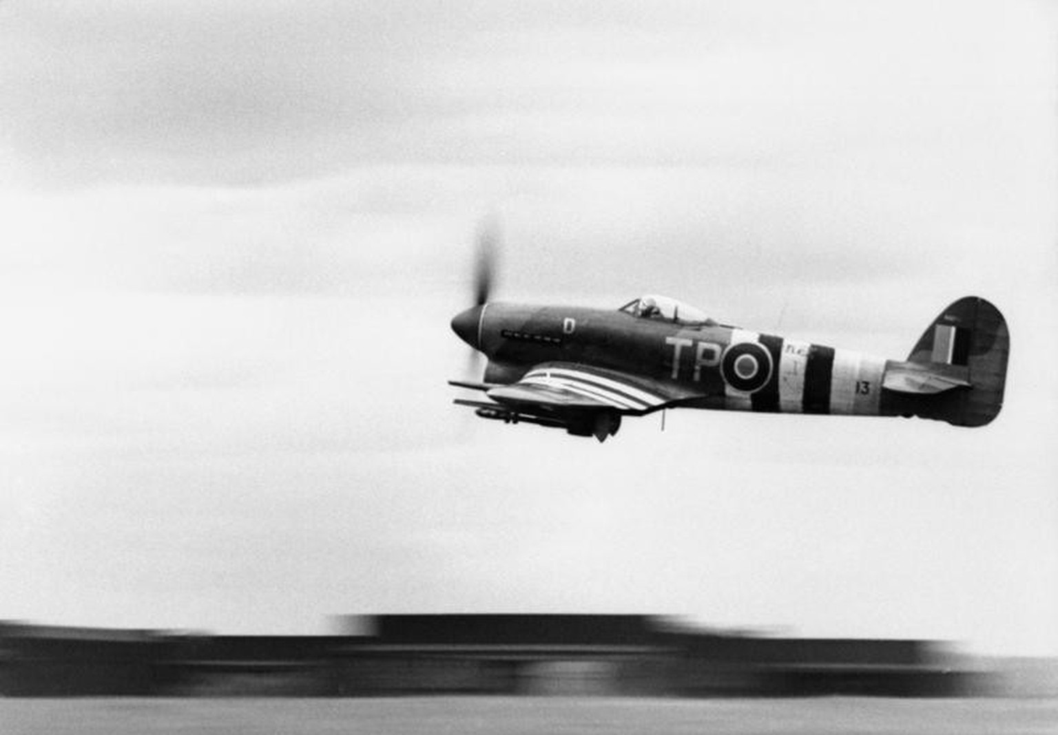 In der Normandieschlacht als sehr erfolgreich erwiesen sich die Typhoon-Jagdbomber der Royal Air Force.