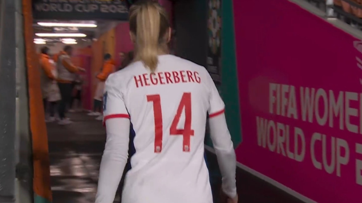 Hegerberg runs away before kick-off against Switzerland