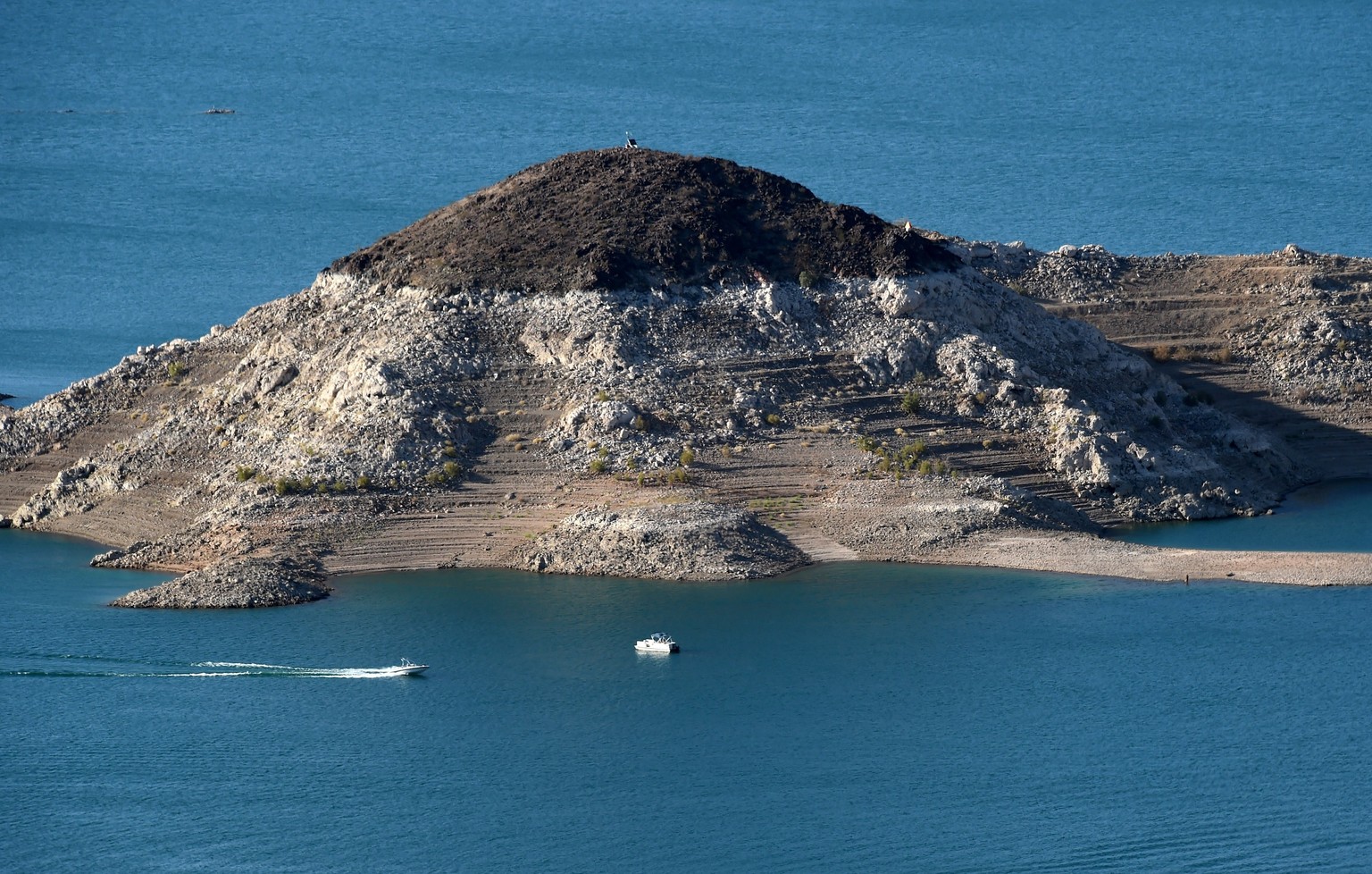 Die Boulder Island&nbsp;ragt viel höher aus dem See, als sonst üblich.