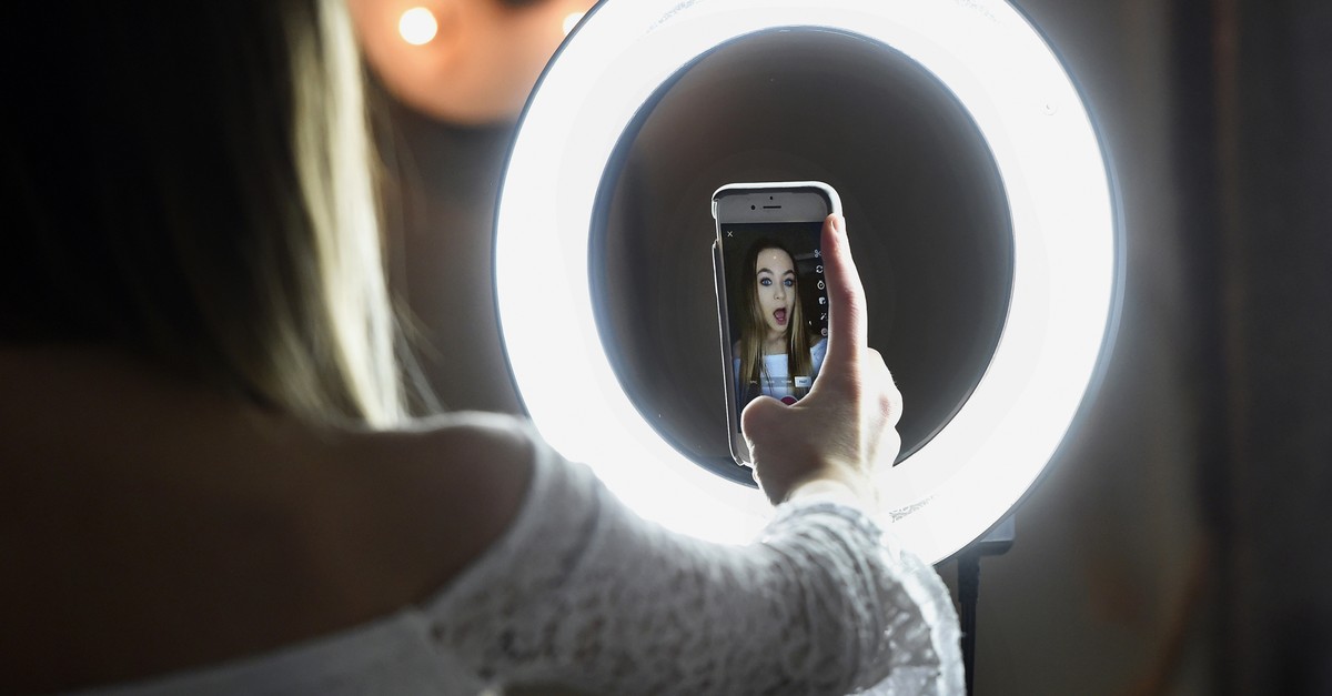 nationalrat-will-straftatbestand-gegen-bel-stigung-im-internet