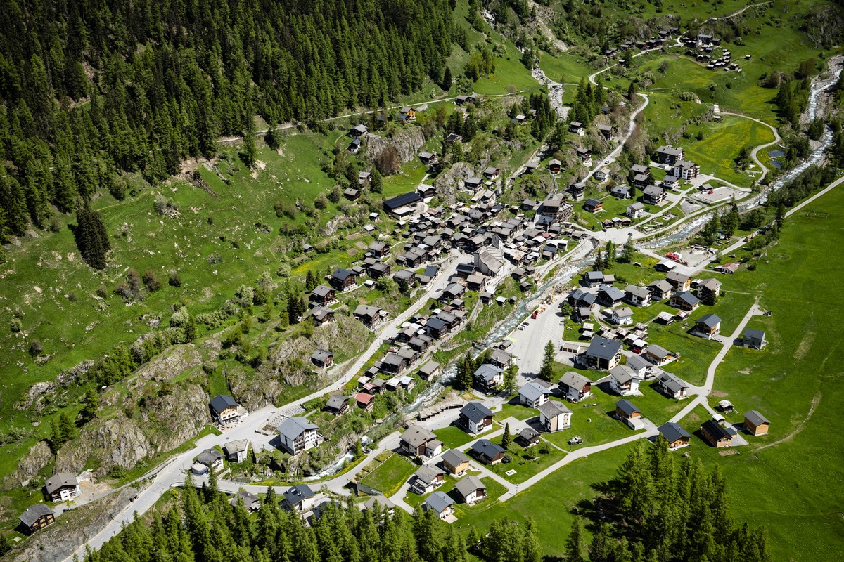 KEYPIX - Das Dorf Blatten ohne Einwohner im Loetschental, am Freitag, 23. Mai 2025, in Blatten. Das Dorf Blatten VS im Loetschental musste wegen der Gefahr eines Felssturzes komplett evakuiert werden. ...