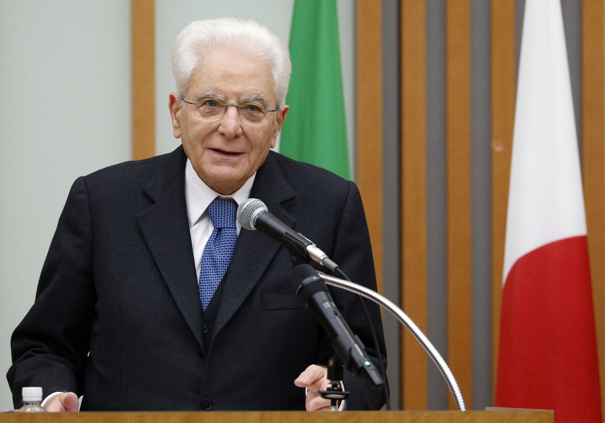 epa11941530 Italian President Sergio Mattarella delivers a speech at the Keidanren (Japan Business Federation) in Tokyo, Japan, 05 March 2025. Italian President Mattarella is on a state visit to Japan ...