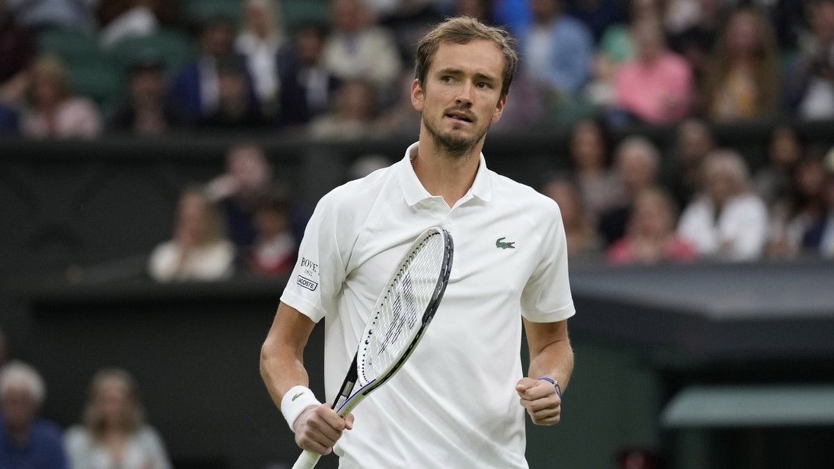 CAPTION CORRECTS SPELLING OF PLAYER'S SURNAME TO HURKACZ Russia's Daniil Medvedev celebrates a point during the men's singles fourth round match against Poland's Hubert Hurkacz on  ...