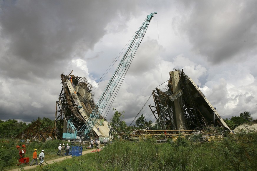 A general view of a bridge under construction that collapsed Wednesday in Can Tho, Vietnam, Thursday, Sept. 27, 2007. Workers continued searching for bodies Thursday after a section of a massive bridg ...