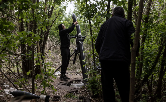 Bereitmachen für den russischen Angriff: Ukrainische Soldaten in der Region Donezk.