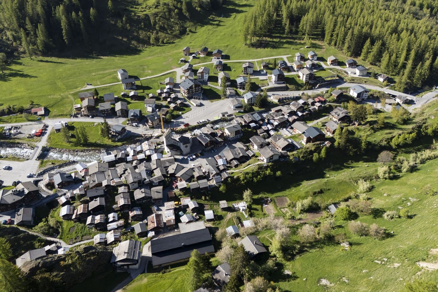 Le village de Blatten dans le Loetschental photographie le dimanche 18 mai 2025 a Blatten. Suite a une coulee de boue survenue ces derniers jours, une partie des habitants du village de Blatten ont du ...