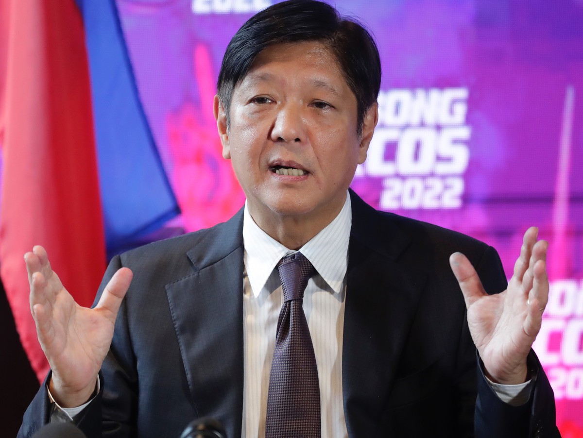 epa09968248 Presidential front runner Ferdinand 'Bongbong' Marcos Junior speaks during a press conference in Mandaluyong city, Metro Manila, Philippines, 23 May 2022. The Philippine Senate a ...