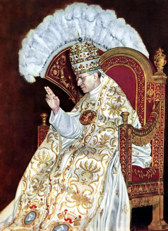Pius XII. während seiner Krönungsmesse, 1939.
