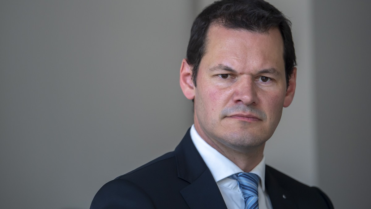 Le conseiller d'Etat genevois Pierre Maudet, s'exprime lors d'une conference de presse retransmise par la television Leman Bleu sur le fait que le Ministere public genevois veut renvoye ...