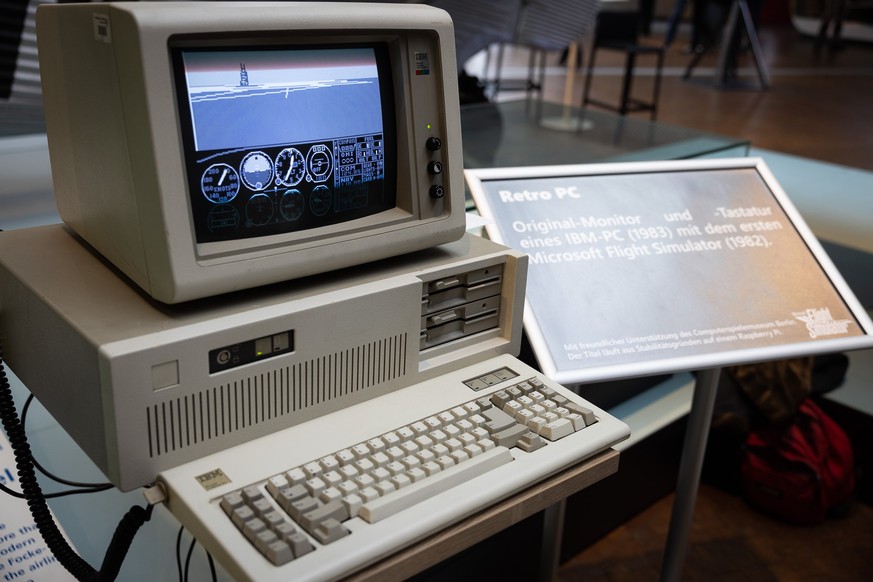 Retro-Gaming einmal anders: Der Microsoft Flugsimulator auf einem 40 Jahre alten IBM-PC (1983).