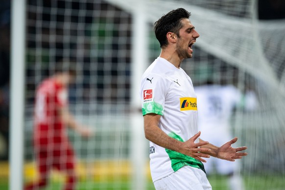 07.12.2019, Nordrhein-Westfalen, Mönchengladbach: Fußball: Bundesliga, Borussia Mönchengladbach - Bayern München, 14. Spieltag im Borussia-Park. Gladbachs Lars Stindl reagiert nach einer vergebenen To ...