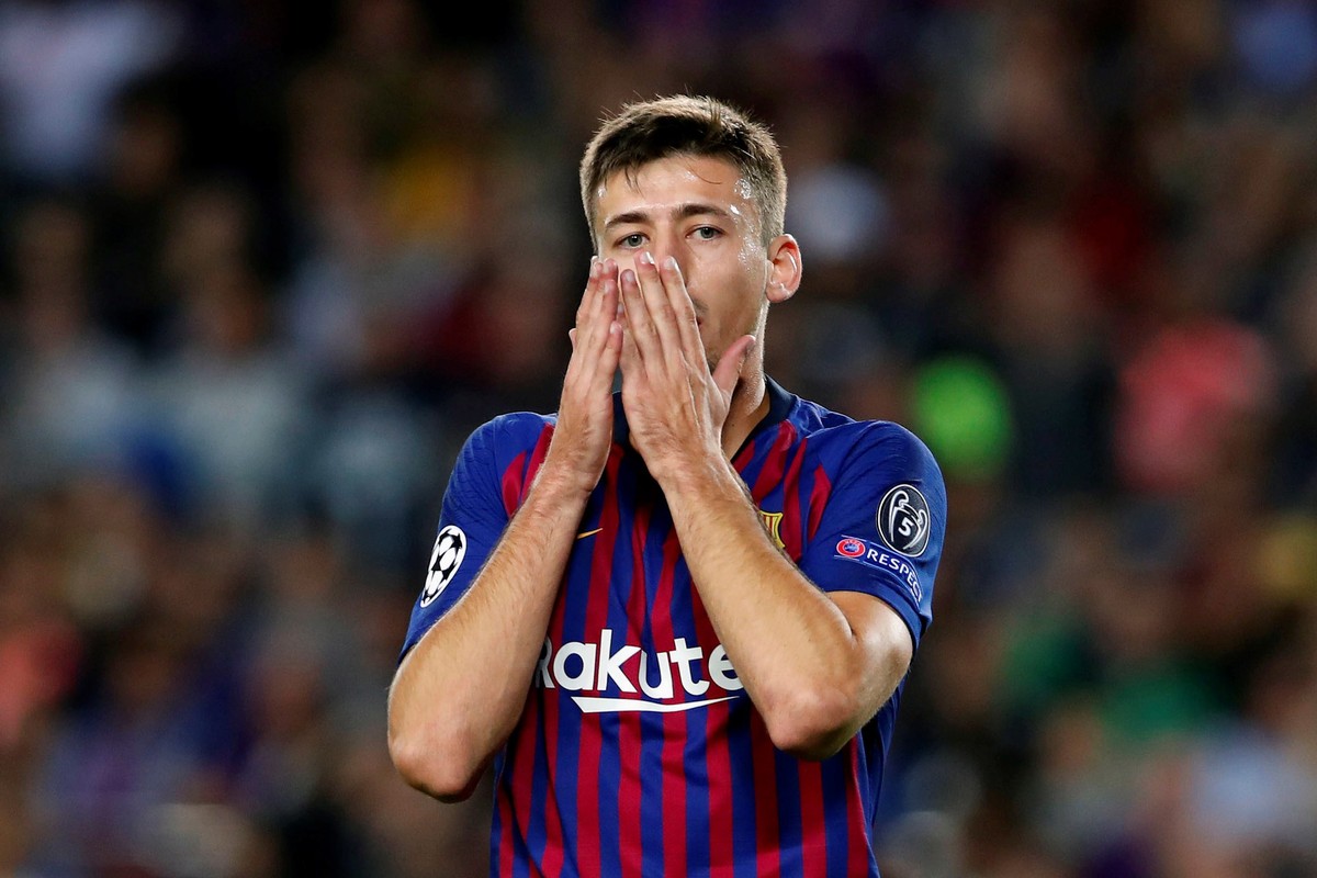 epa07117507 FC Barcelona's defender Clement Lenglet reacts during the UEFA Champions League group B soccer match between FC Barcelona and FC Internazionale at Camp Nou Stadium in Barcelona, Catal ...