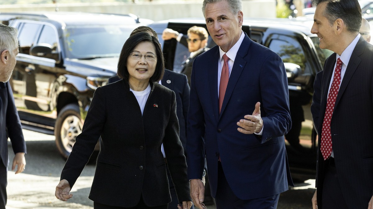 epa10560571 U.S. House speaker Kevin McCarthy (R) welcomes Taiwanese President Tsai Ing-wen upon her arrival for a bilateral meeting at the Ronald Reagan Presidential Library in Simi Valley, Californi ...