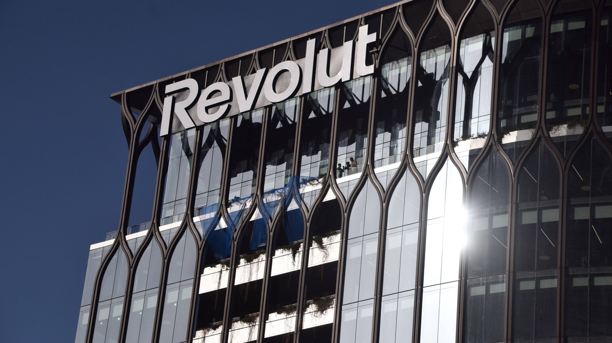 Revolut applies for US banking licence in London - 05 Mar 2026 General view of the Revolut headquarters in Canary Wharf as the UK-based digital banking company applies for a US banking licence. London ...