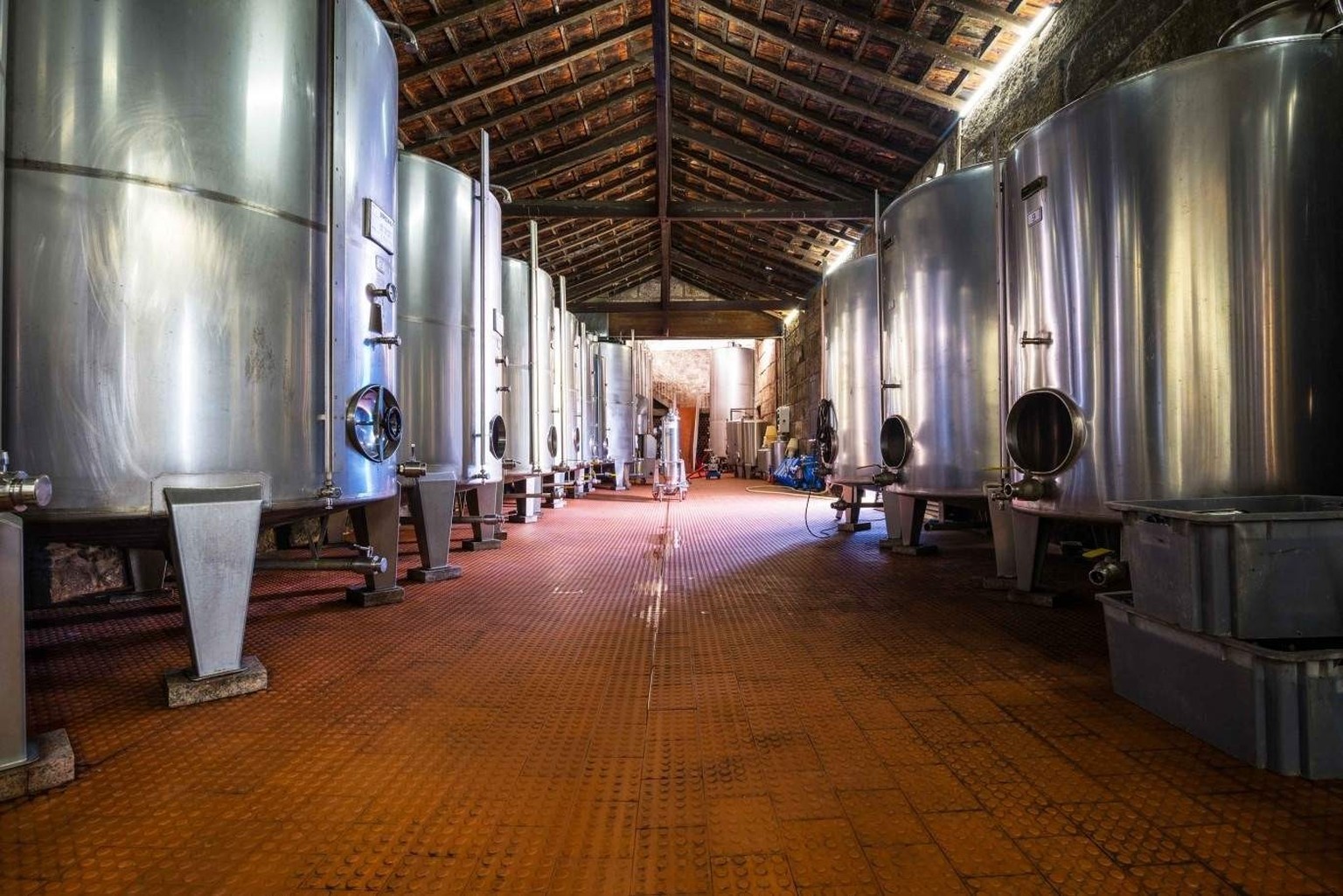 https://castleist.com/7-5m-santo-emiliao-portugal-beautiful-palace-vineyard/
schloss und weinberg zu verkaufen