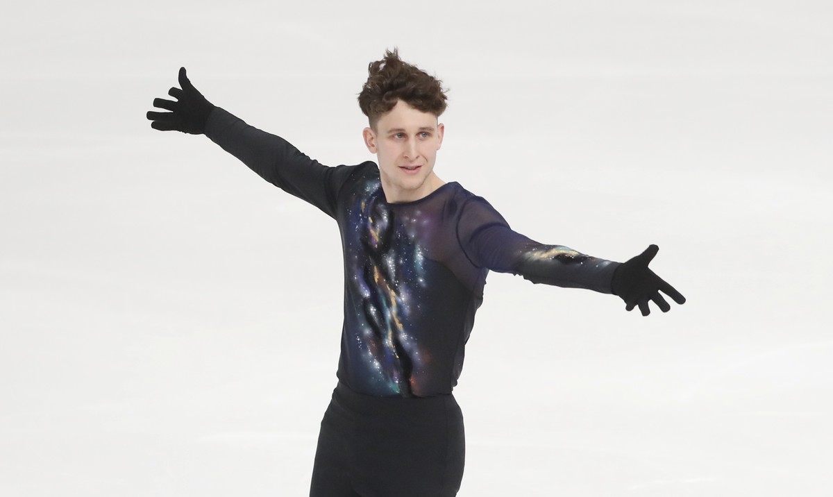 epa11869127 Lukas Britschgi of Switzerland performs in the Men Free Skating at the Ice Dance Free Dance at the ISU Figure Skating European Championships 2025 in Tallinn, Estonia, 01 February 2025. EPA ...